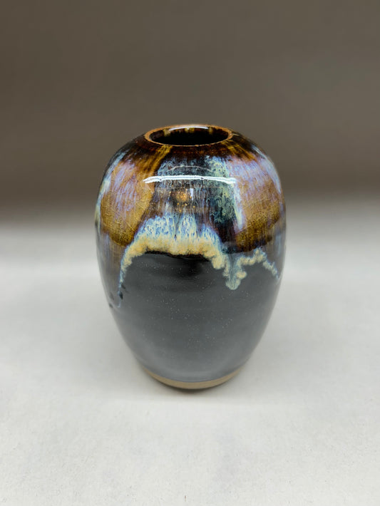 Potteryvase-handmadepottery-pin frog-vase-ceramic