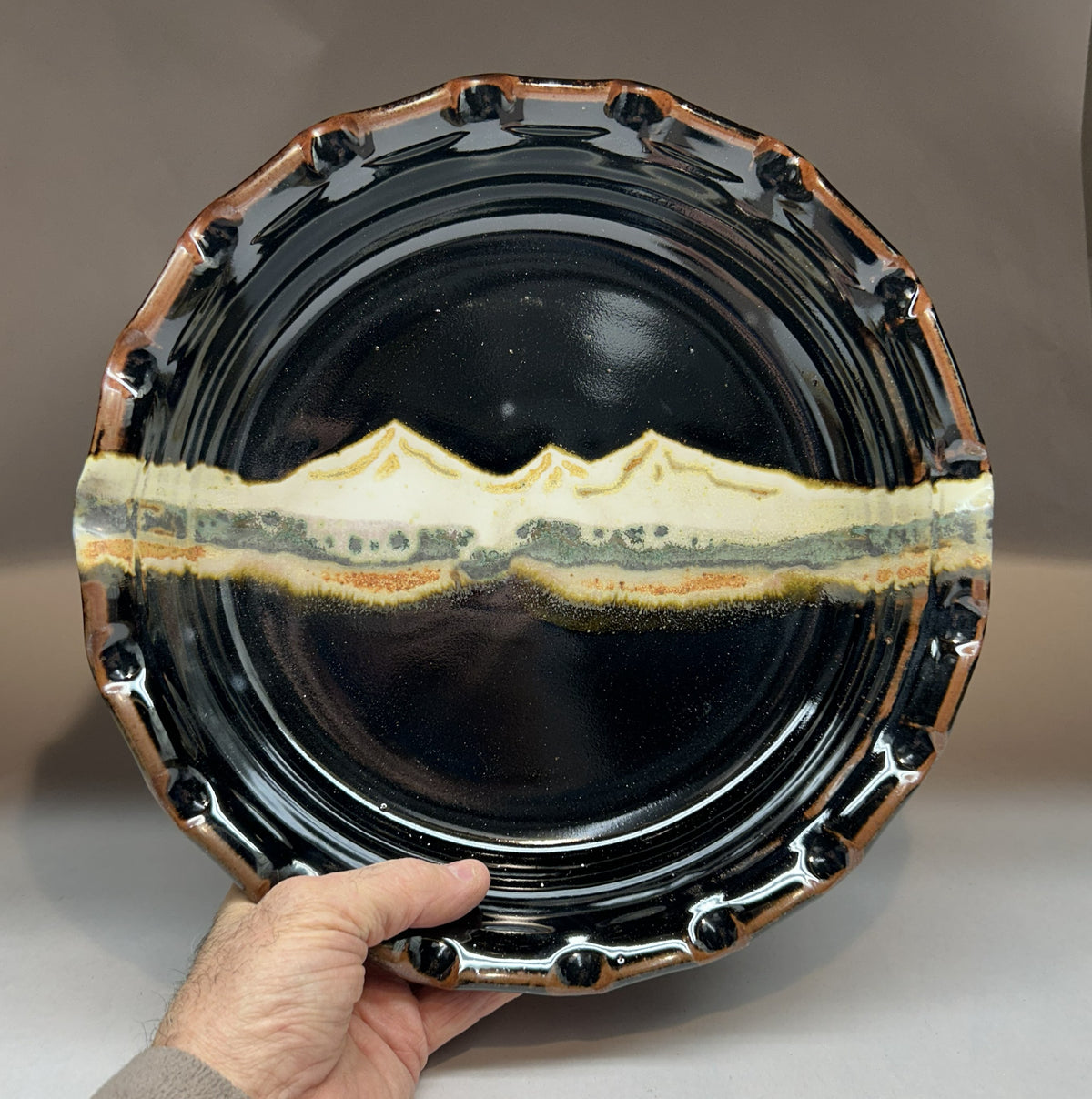 Pie-plate-black-glaze-stoneware